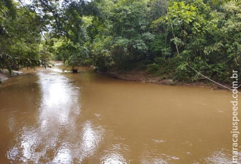 Funcionário de fazenda sai para tratar de gado e é encontrado morto em córrego Funcionário de fazenda sai para tratar de gado e é encontrado morto em córrego