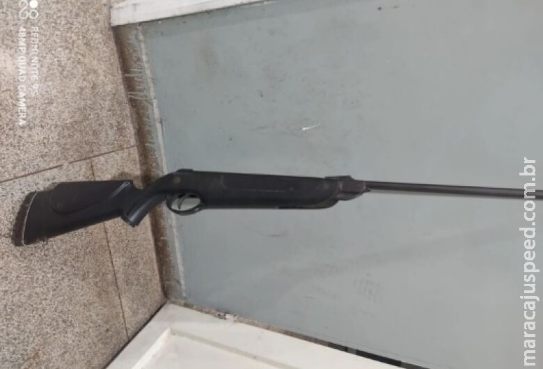Homem é preso após efetuar disparos de arma de fogo em frente casa do vizinho
