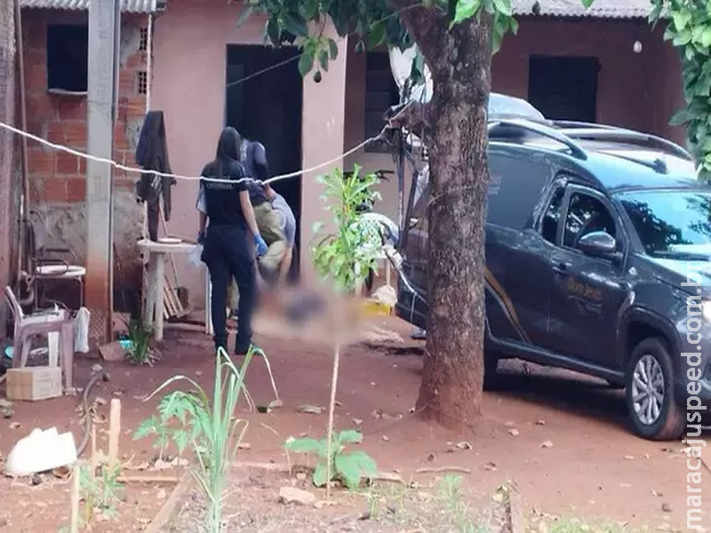 Homem se apresenta à polícia e confessa assassinato em “boca” de drogas Homem se apresenta à polícia e confessa assassinato em “boca” de drogas