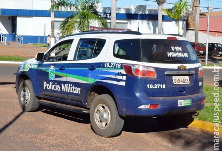 Homem vai preso após ameaçar vizinha e desacatar policiais