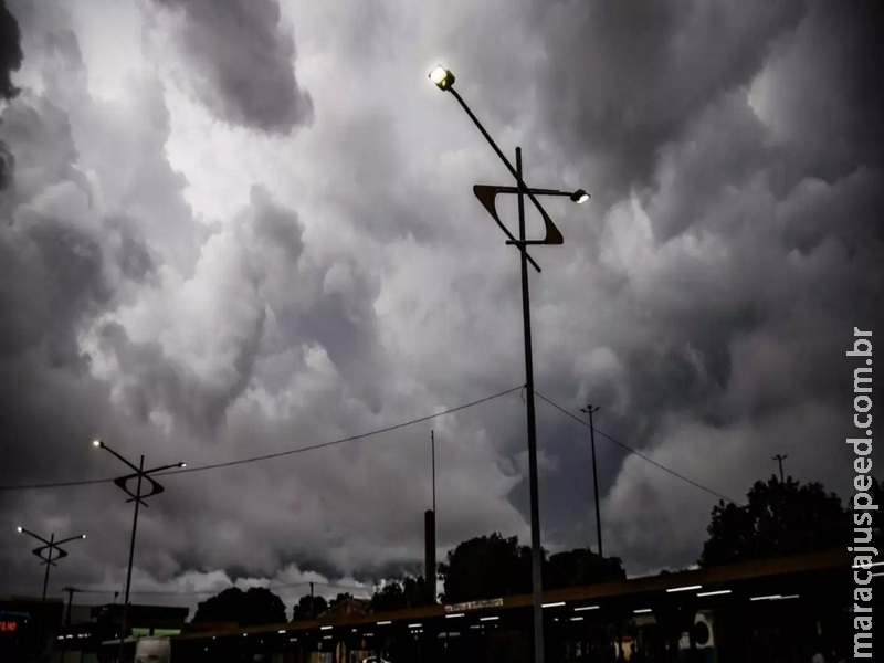 Inmet renova alerta de tempestade e chuvas intensas em todo Mato Grosso do Sul Inmet renova alerta de tempestade e chuvas intensas em todo Mato Grosso do Sul