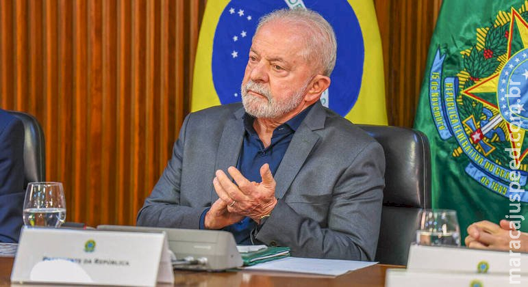 Lula completa um mês de governo com aceno ao passado e crises políticas