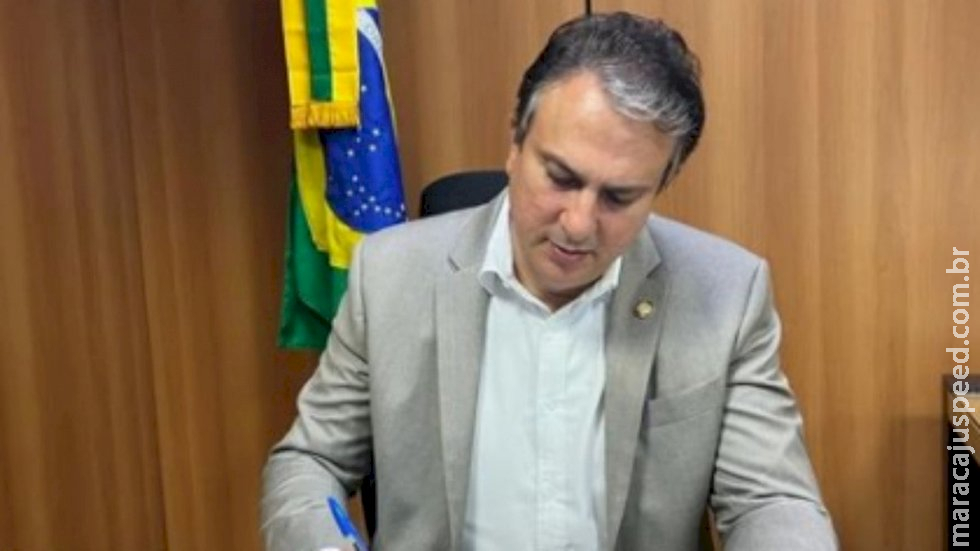 MEC anuncia aumento do salário dos professores para R$ 4,4 mil MEC anuncia aumento do salário dos professores para R$ 4,4 mil