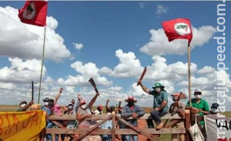 MST negocia cargos no governo Lula e INCRA é o alvo dos "sem terra" MST negocia cargos no governo Lula e INCRA é o alvo dos "sem terra"