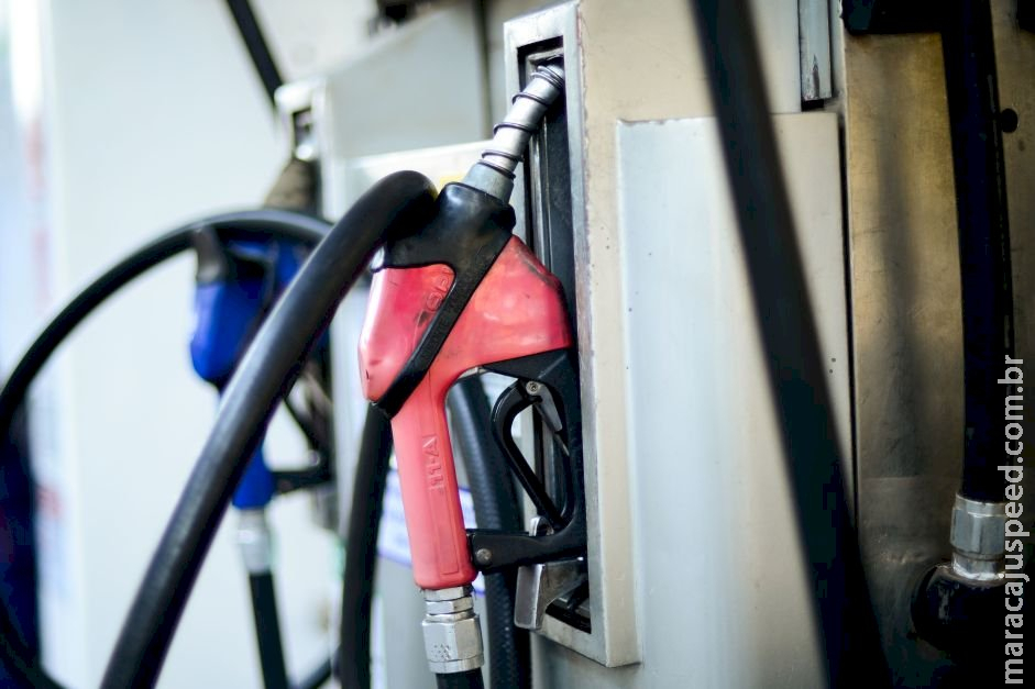 Novo preço da gasolina nas distribuidoras começa a valer nesta quarta-feira (25) Novo preço da gasolina nas distribuidoras começa a valer nesta quarta-feira (25)