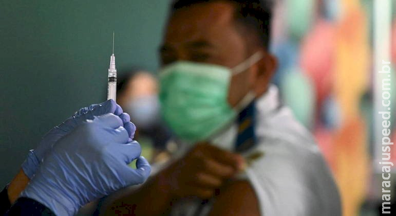 OMS decide manter nível máximo de alerta para pandemia de Covid OMS decide manter nível máximo de alerta para pandemia de Covid