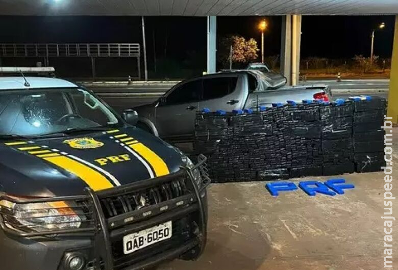 Polícia apreende mais de uma tonelada de maconha na fronteira Polícia apreende mais de uma tonelada de maconha na fronteira