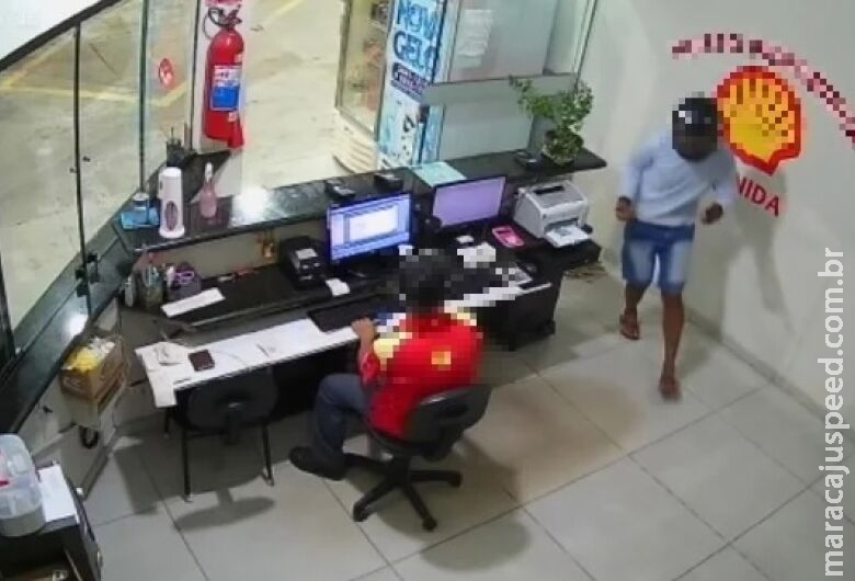 Preso homem que rendeu funcionário de posto e levou quase R$ 1 mil 