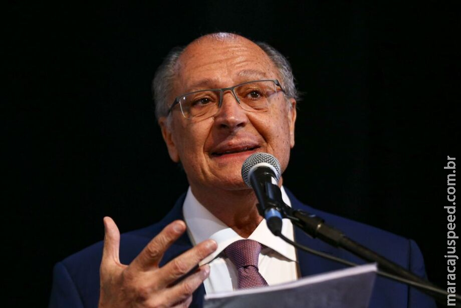 Biden está empenhado em arrecadar recursos para ajudar no combate ao desmatamento, diz Alckmin Biden está empenhado em arrecadar recursos para ajudar no combate ao desmatamento, diz Alckmin