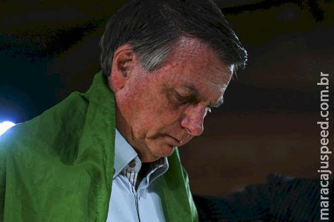 Bolsonaro participa de primeiro evento público nos EUA e diz não saber quando voltará ao Brasil