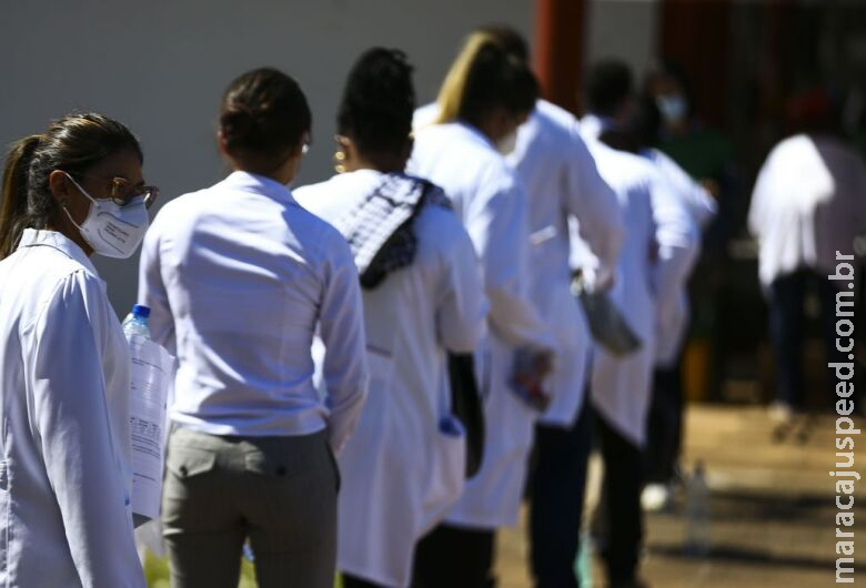 Brasil tem 546 mil médicos; proporção é de 2,56 por mil habitantes Brasil tem 546 mil médicos; proporção é de 2,56 por mil habitantes