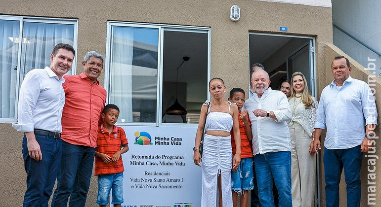 Brasil tem 8.674 obras paralisadas; lista inclui construções das gestões anteriores de Lula e de Dilma Brasil tem 8.674 obras paralisadas; lista inclui construções das gestões anteriores de Lula e de Dilma