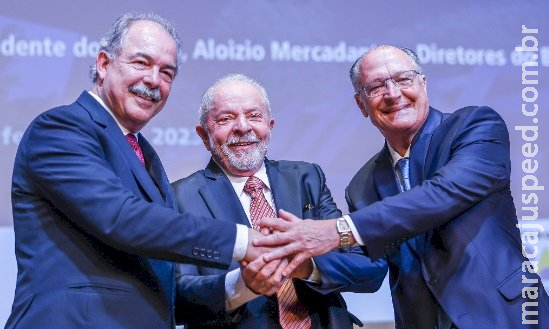 Congresso quer barrar novos empréstimos do BNDES ao exterior Congresso quer barrar novos empréstimos do BNDES ao exterior