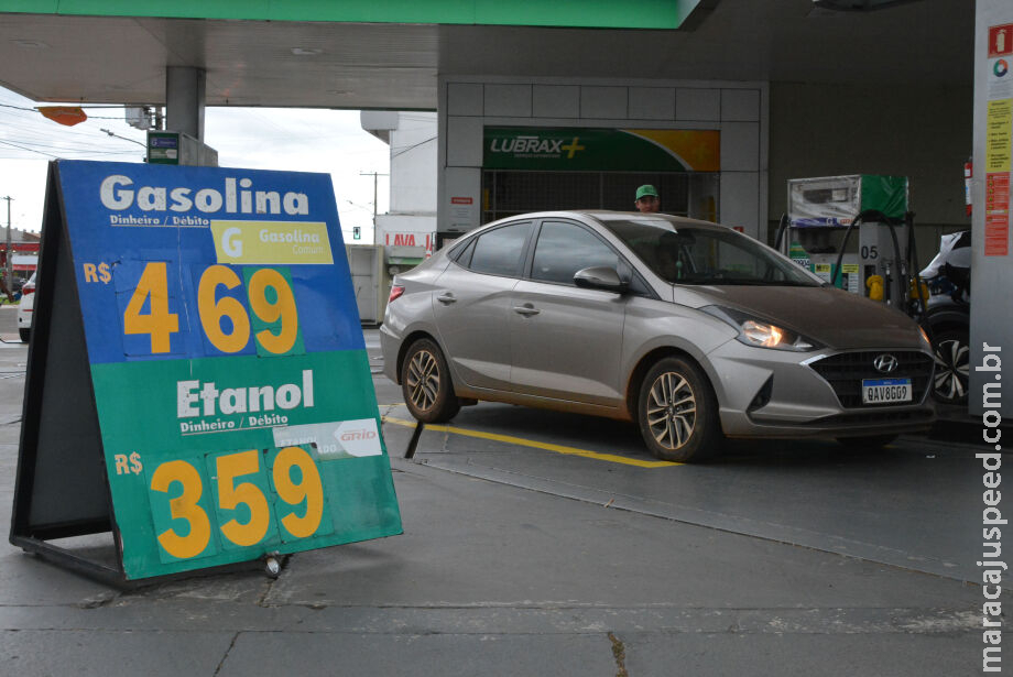 Gasolina deve voltar a passar dos R$ 6 com o fim da isenção de impostos Gasolina deve voltar a passar dos R$ 6 com o fim da isenção de impostos