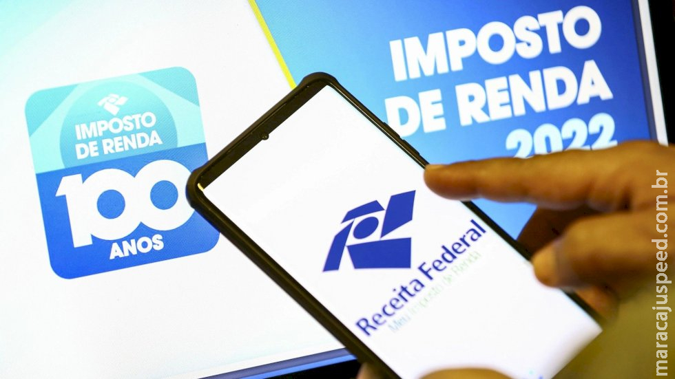 Governo estuda isentar a cobrança de IR para trabalhadores que recebem até dois salários mínimos Governo estuda isentar a cobrança de IR para trabalhadores que recebem até dois salários mínimos