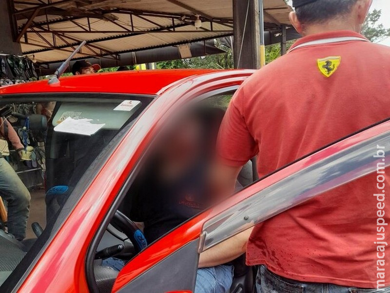 Jornalista é executado por pistoleiros dentro de carro na fronteira Jornalista é executado por pistoleiros dentro de carro na fronteira