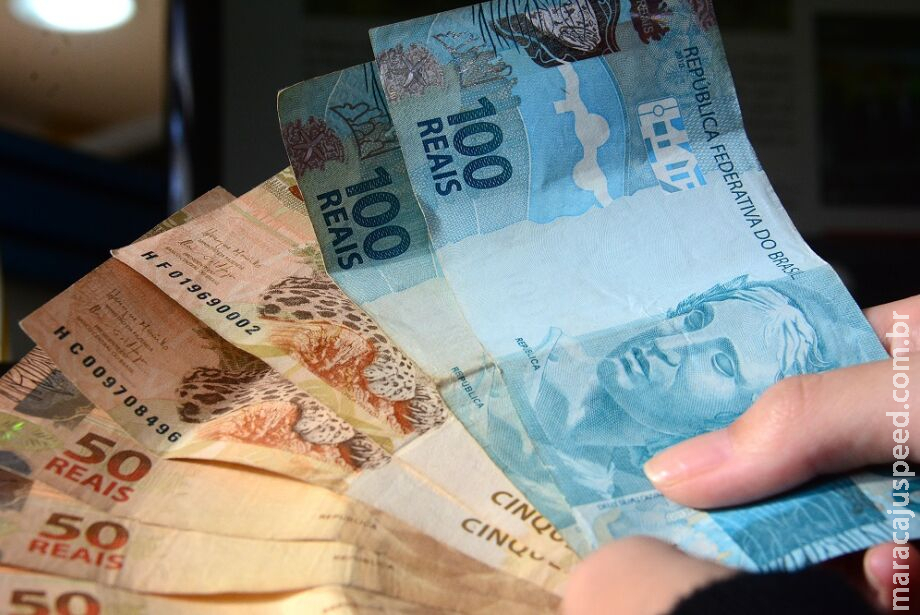 Lula anuncia salário mínimo de R$ 1.320 e isenção do Imposto de Renda de R$ 2.640 Lula anuncia salário mínimo de R$ 1.320 e isenção do Imposto de Renda de R$ 2.640