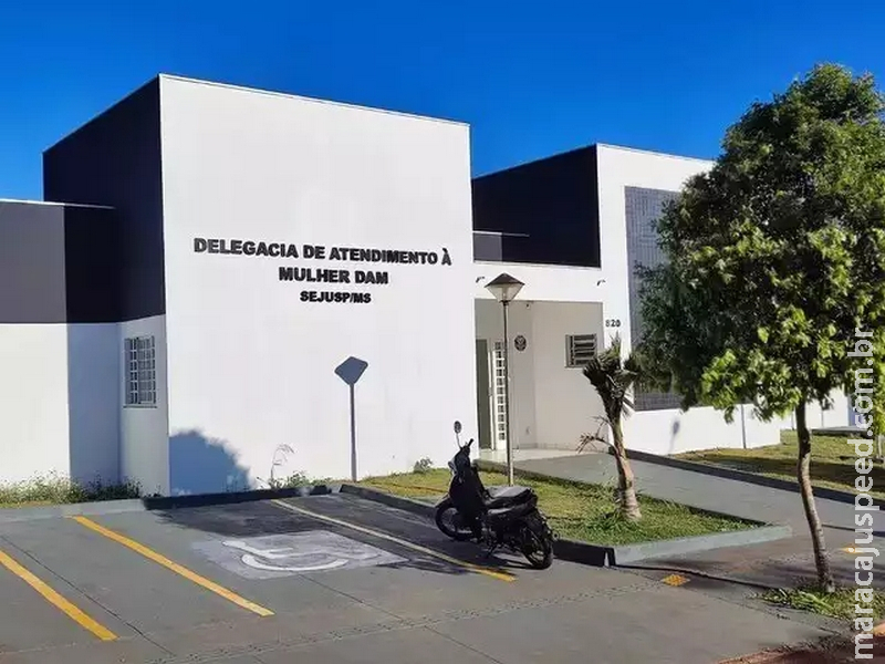Mãe flagra namorado abusando sexualmente de menina de 10 anos Mãe flagra namorado abusando sexualmente de menina de 10 anos