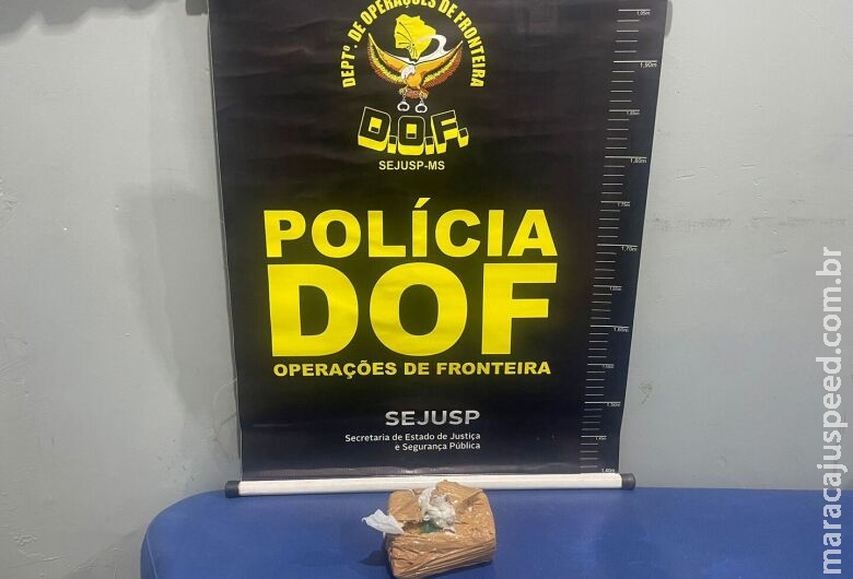Mulher é presa com pasta base de cocaína em veículo de aplicativo Mulher é presa com pasta base de cocaína em veículo de aplicativo