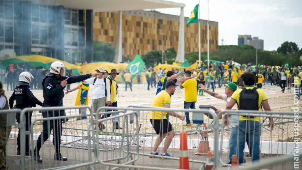 PGR denuncia grupo de 137 bolsonaristas preso no Palácio do Planalto em 8/1 