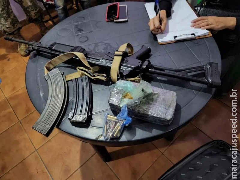 Polícia apreende metralhadora de uso militar, munições e drogas na fronteira com MS