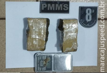 Polícia Militar apreende maconha jogada nos fundos de uma residência em Sidrolândia