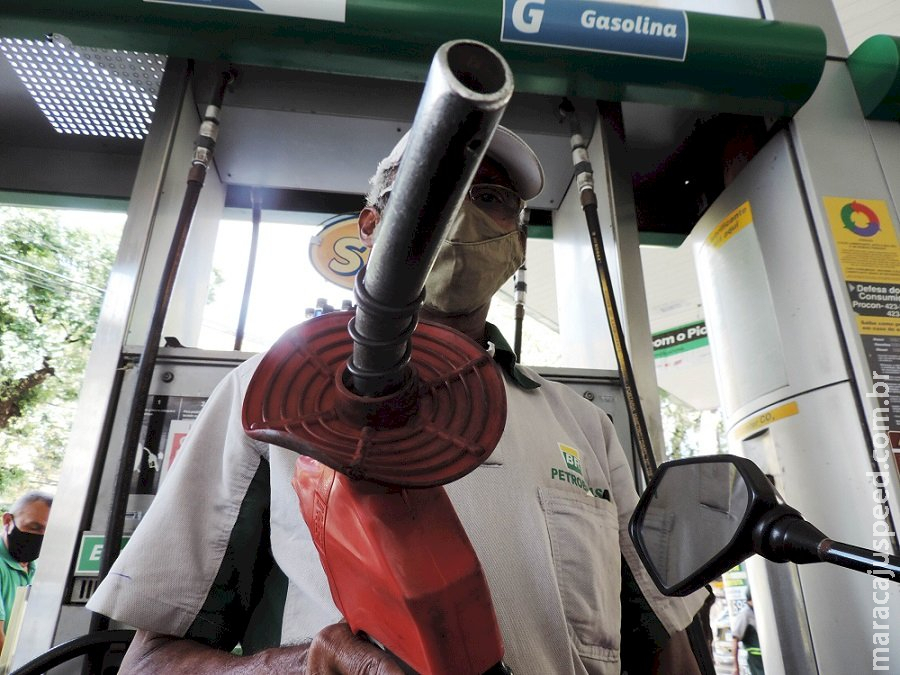 Preço médio da gasolina aumenta 3% nos postos, aponta ANP