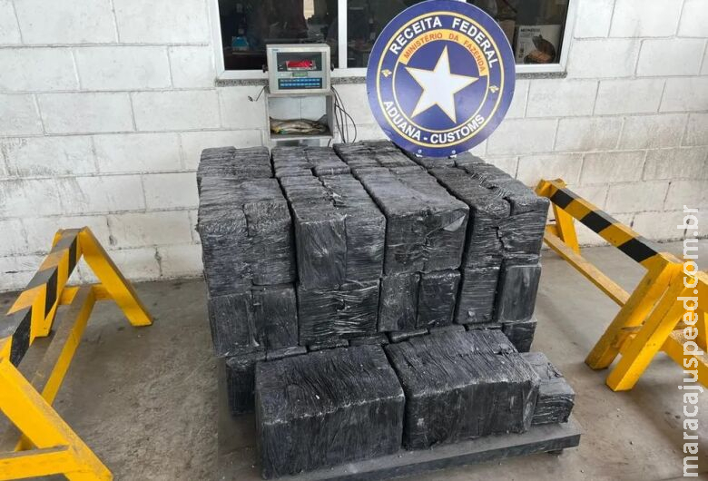 Receita Federal apreende 776 quilos de cocaína em carga de minério