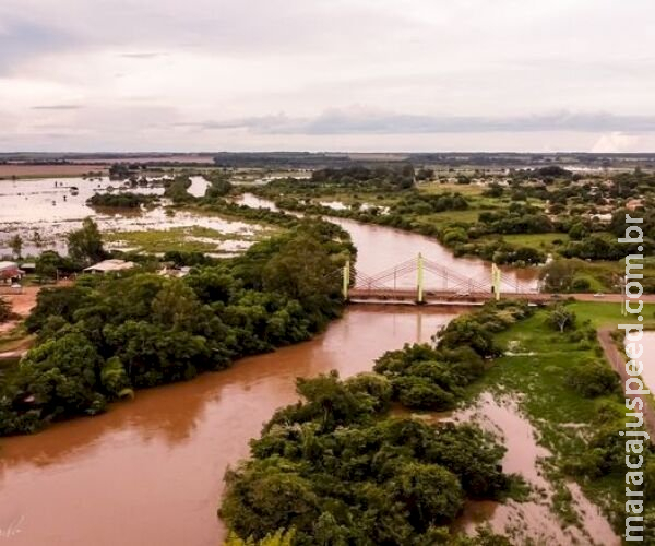 Rio Dourados transborda e atinge plantações de Fátima do Sul e Caarapó Rio Dourados transborda e atinge plantações de Fátima do Sul e Caarapó