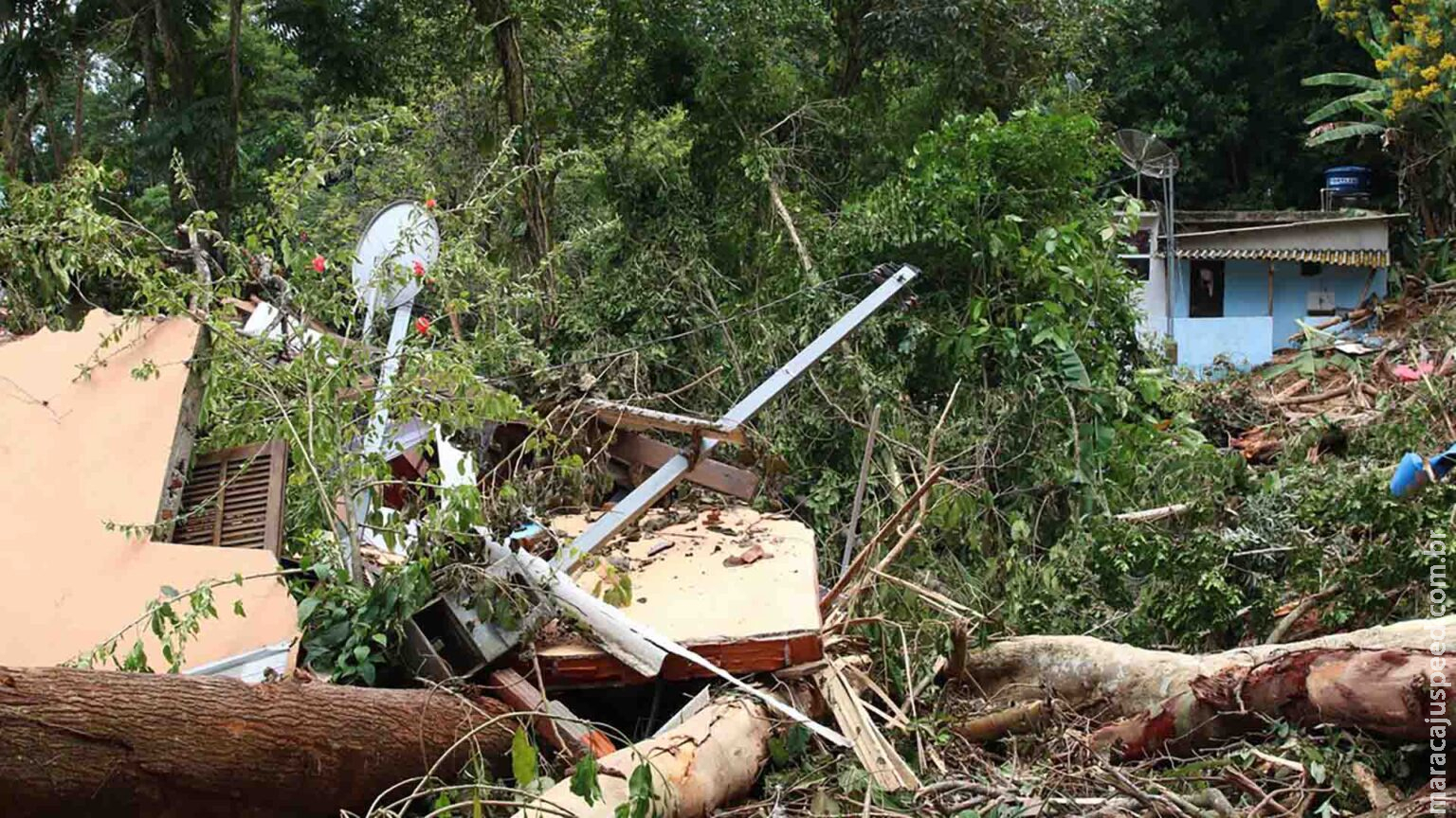 Sobe para 54 o número de mortos após chuvas no norte do litoral paulista Sobe para 54 o número de mortos após chuvas no norte do litoral paulista