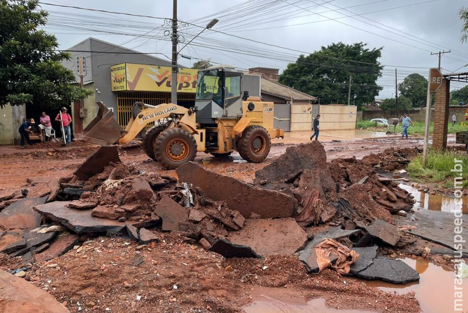 Temporal causa estragos no interior e prefeito deve decretar emergência Temporal causa estragos no interior e prefeito deve decretar emergência