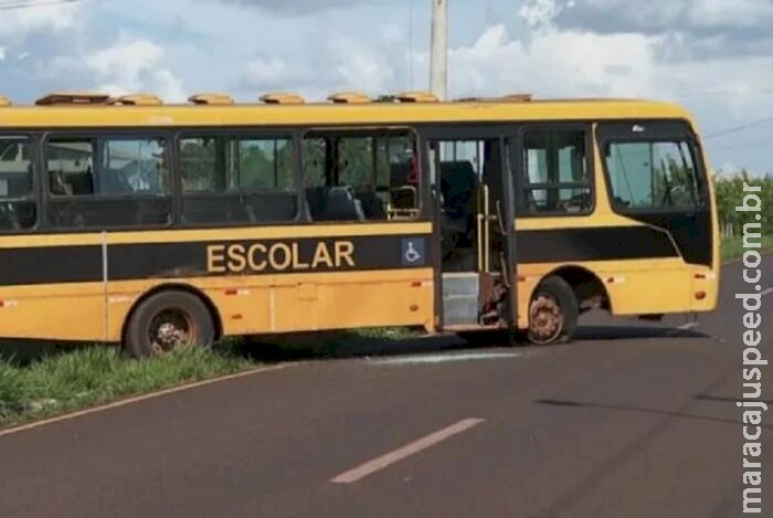 Adolescente salva turma de acidente após motorista de ônibus sofrer mal súbito