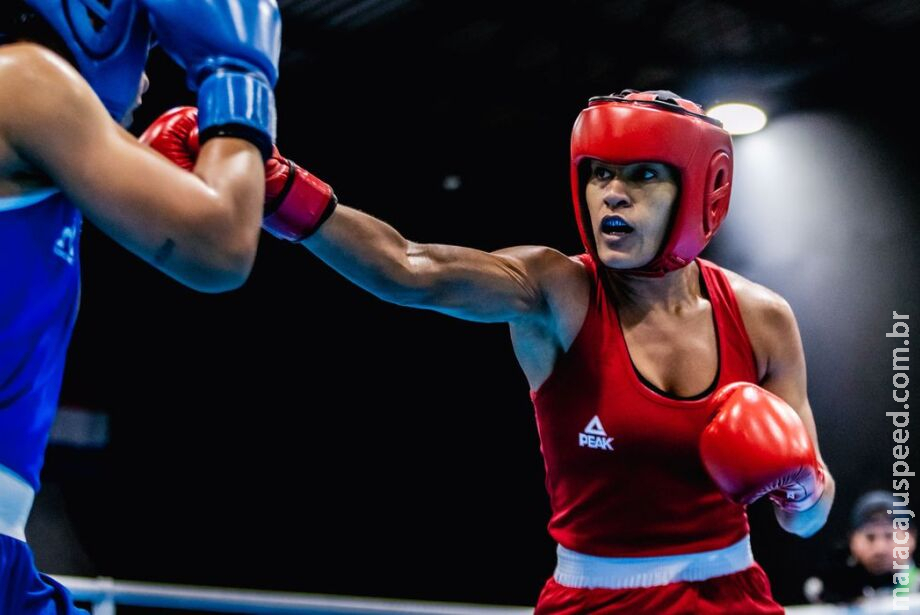 Bárbara Santos vence na estreia e vai às quartas do Mundial de Boxe Bárbara Santos vence na estreia e vai às quartas do Mundial de Boxe