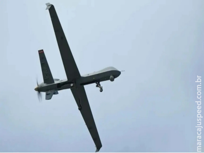 Caça russo intercepta drone Caça russo intercepta drone
