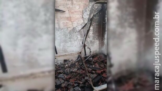 Casa pega fogo e mãe salva filho em meio às chamas no Aero Rancho