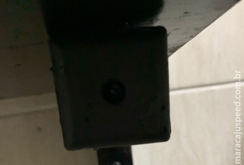 Casal é denunciado por instalar câmeras em banheiro de estabelecimento