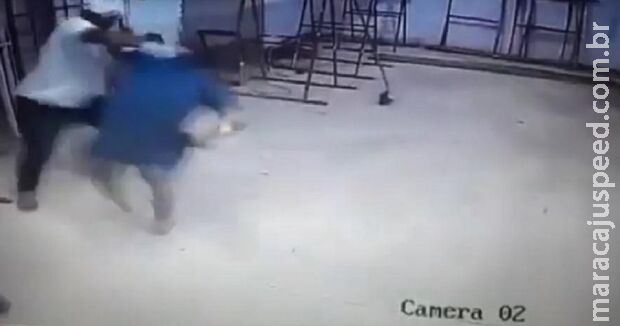 Cliente proibido de comprar fiado dá tiro e coronhada em comerciante de Chapadão do Sul Cliente proibido de comprar fiado dá tiro e coronhada em comerciante de Chapadão do Sul