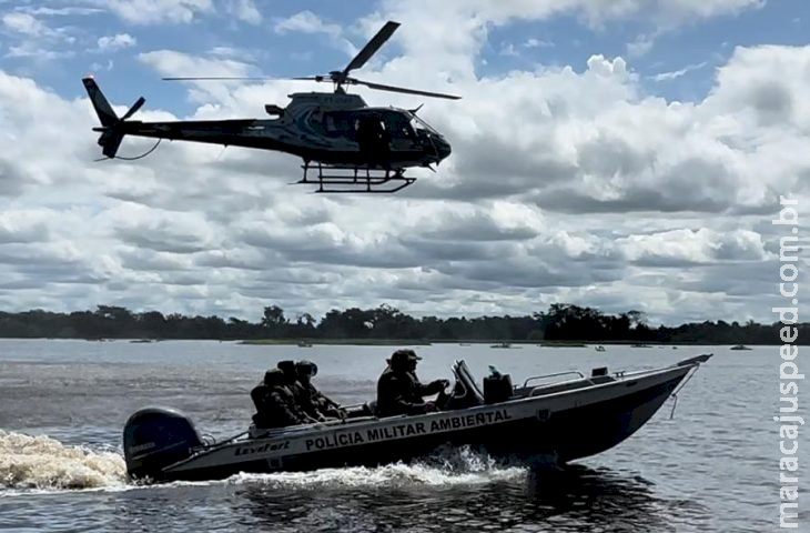 Com reforço de helicóptero, PMA prende caçadores e apreende petrechos ilegais na fronteira