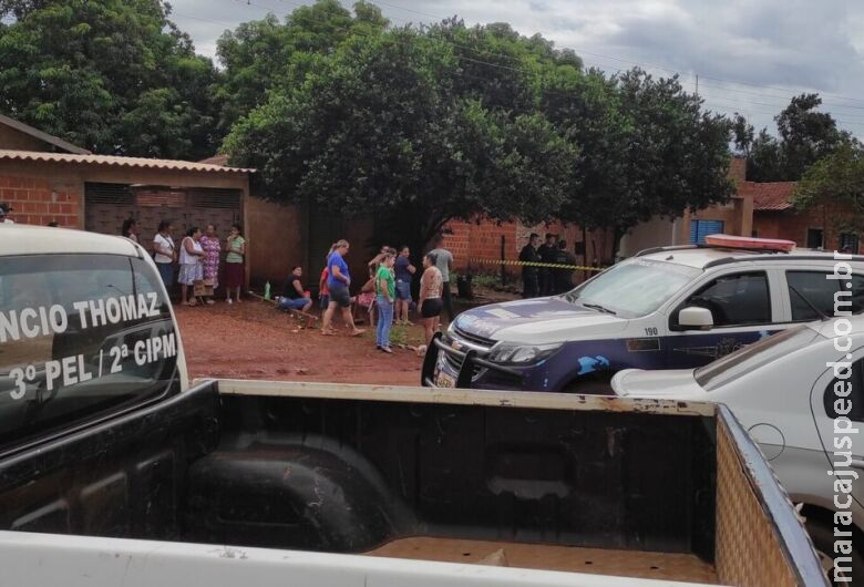 Comandante diz que homem morto no distrito tentou desarmar policial