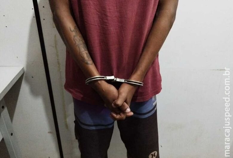 Detento é flagrado tentando entrar com porção de maconha no Semiaberto