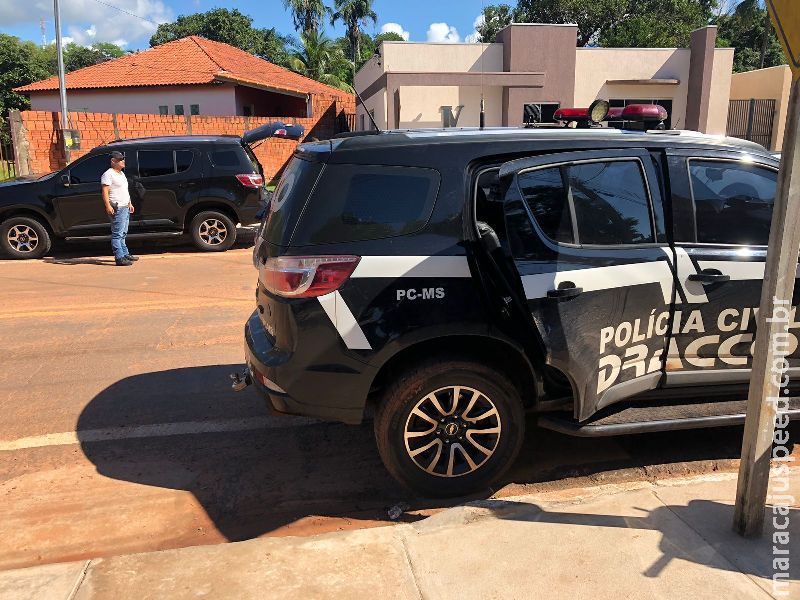 DRACCO prende duas mulheres por tráfico de drogas, associação para o tráfico e posse irregular de arma de fogo DRACCO prende duas mulheres por tráfico de drogas, associação para o tráfico e posse irregular de arma de fogo