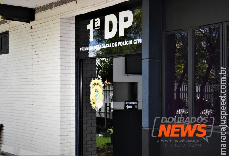 Dupla invade loja no centro e furta mais de 40 peças de roubas