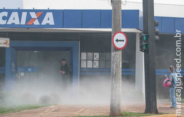 Fumaça surge em caixas eletrônicos, assusta clientes e interrompe atendimento