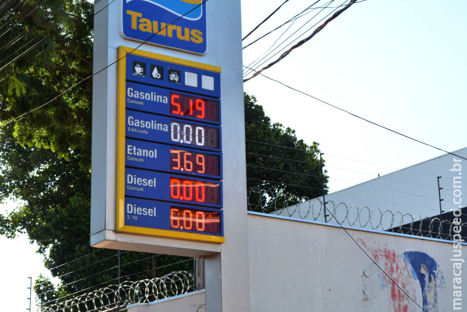 Gasolina aumenta e diesel tem leve queda Gasolina aumenta e diesel tem leve queda