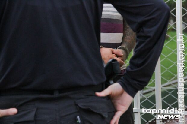 Homem ameaça matar ex-mulher e cachorro com faca em Dourados