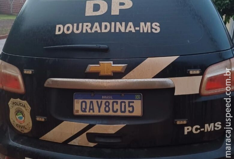 Homem é preso após jogar água fervendo em esposa