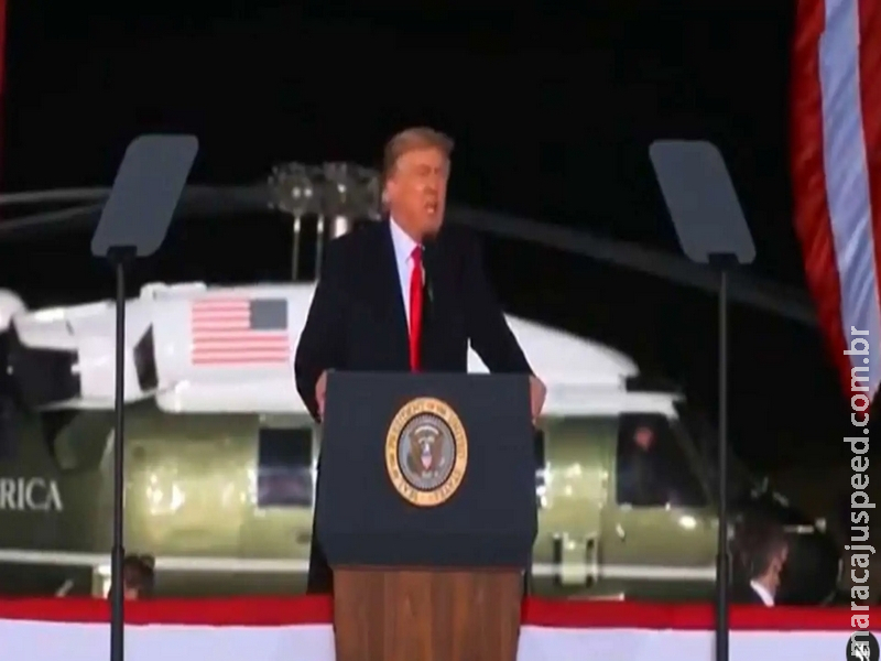 Indiciado por suborno em caso de atriz pornô, Trump faz acordo e não será algemado Indiciado por suborno em caso de atriz pornô, Trump faz acordo e não será algemado