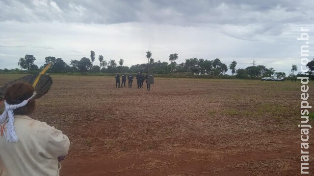 Indígenas ocupam sede de fazenda em Rio Brilhante; PM está no local Indígenas ocupam sede de fazenda em Rio Brilhante; PM está no local