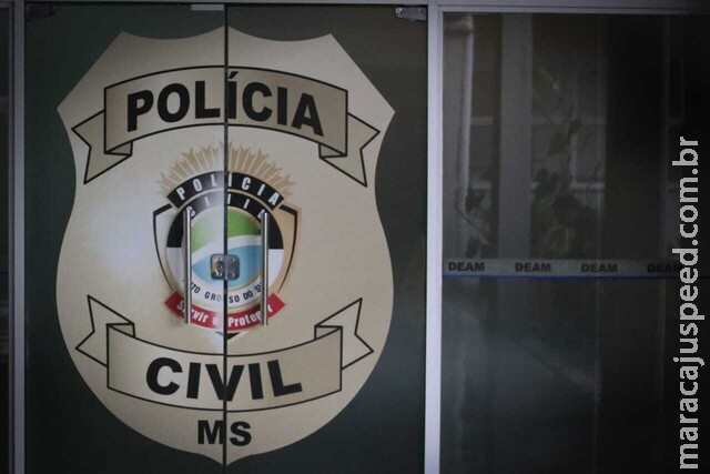 Levada à força do trabalho, mulher é espancada e estuprada por ex-marido