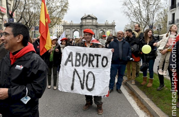 Mais de 20 mil pessoas protestam em Madri contra o aborto Mais de 20 mil pessoas protestam em Madri contra o aborto
